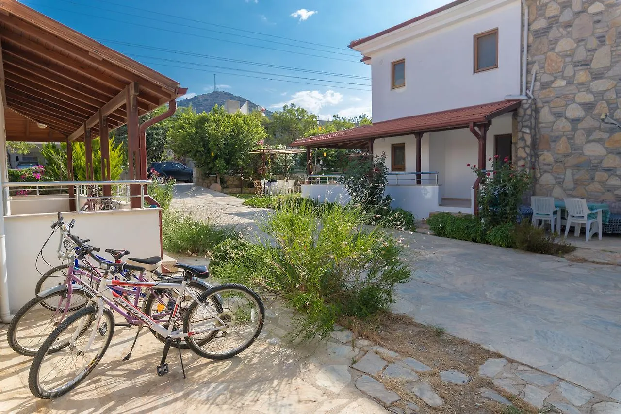 Gebora Suits & Tatil Evleri Palamutbuku 0*,